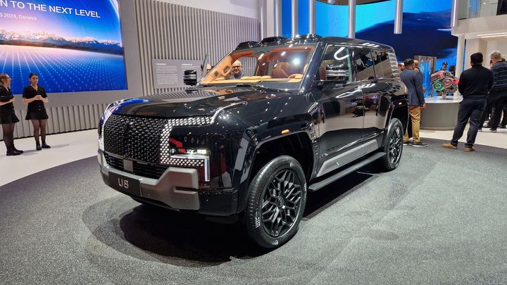 Čínský Defender od BYD umí v terénu nevídané věci. Je ale až nesmyslně drahý