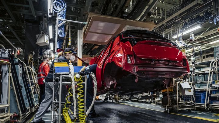 Výroba aut v Česku roste, problémy s díly ale zůstávají. Daří se elektromobilům; Zdroj foto: Toyota