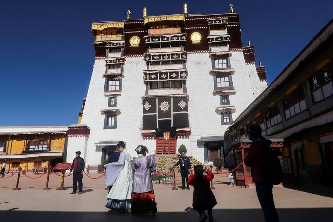 Palác Potala v Lhase (snímky z cesty, kterou pro zahraniční novináře zorganizovala čínská vláda).