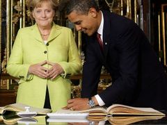 Obama navštívil tento měsíc Buchenwald a Drážďany.