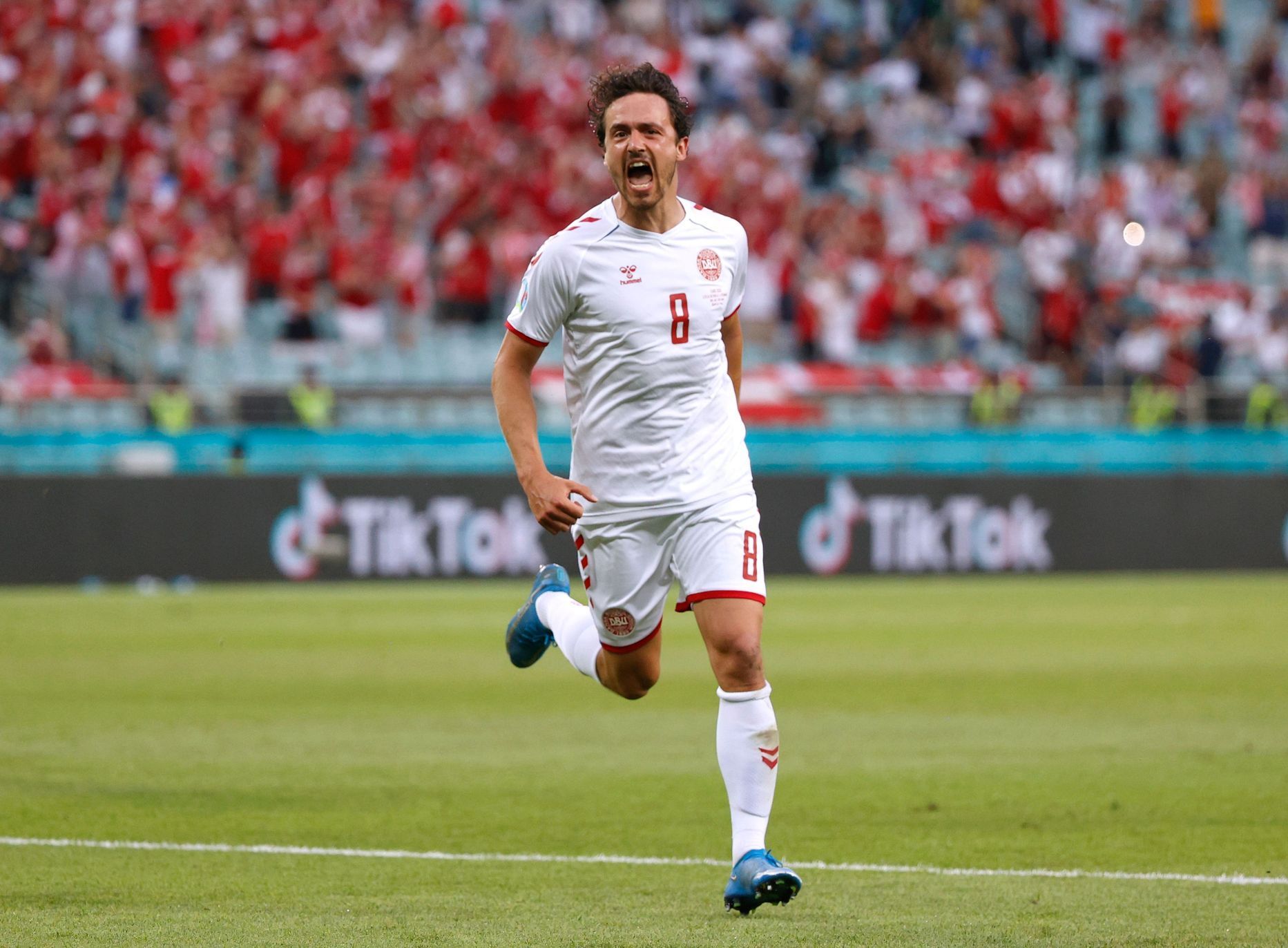 Thomas Delaney slaví gól ve čtvrtfinále Česko - Dánsko na ME 2020