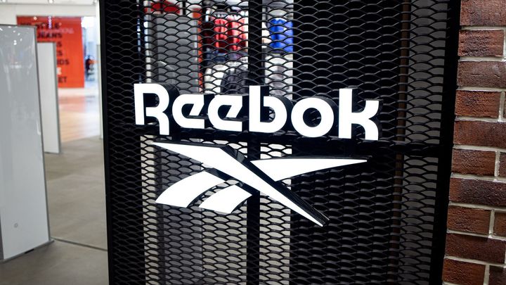 Král "absurdních slev" Reebok chytře využil zrušené objednávky. Právník vidí problém; Zdroj foto: Shutterstock