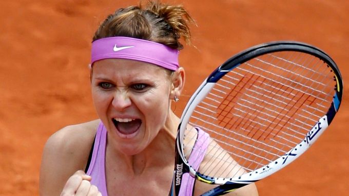Podívejte se, jak Lucie Šafářová senzačně vyřadila Marii Šarapovovou a dokráčela do čtvrtfinále French Open.