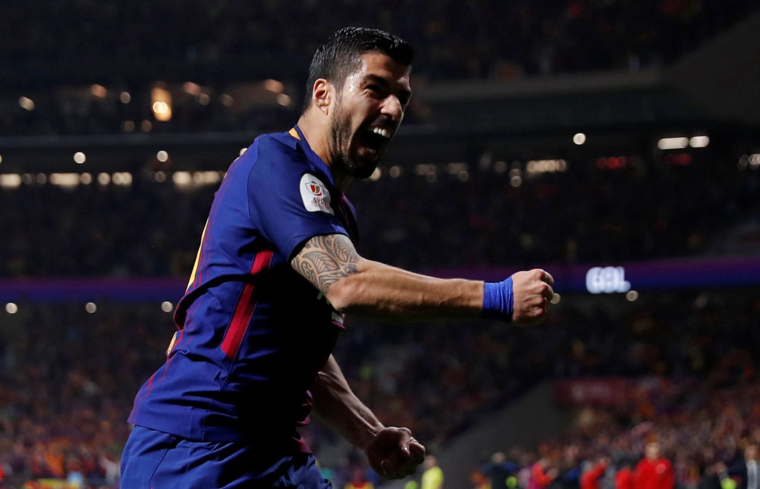 Luis Suárez z Barcelony slaví gól ve finále Španělského poháru proti Seville