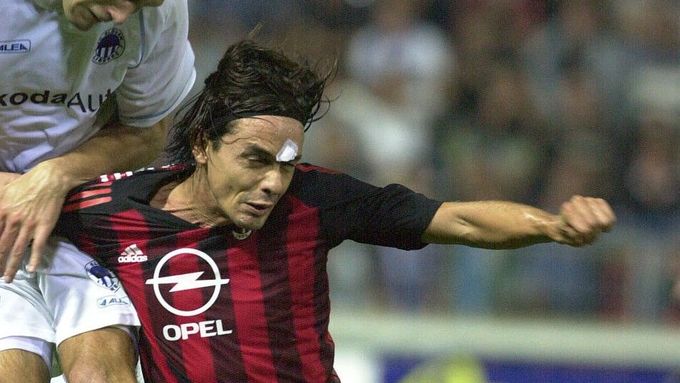 Jedenáct let staré záběry. Johana z Liberce proti hvězdě AC Milán Inzaghimu.