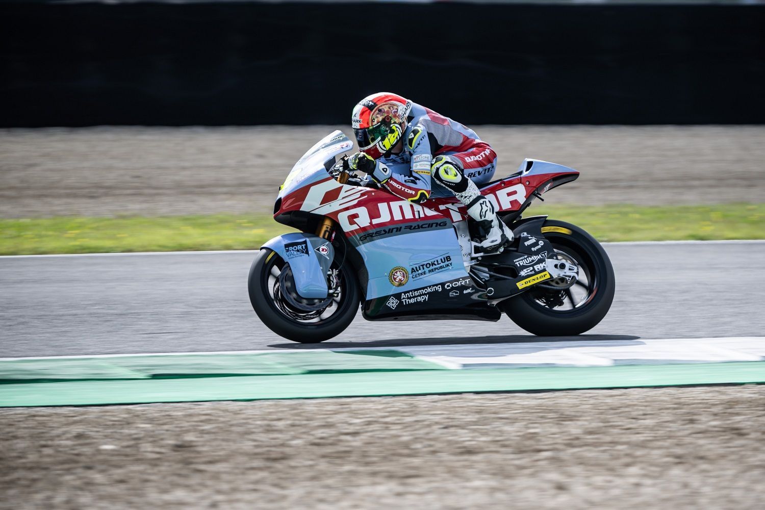 Filip Salač na motocyklu Moto2 týmu Gresini Racing při VC Itálie 2023