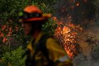 Rekordně ničivé požáry devastují Kalifornii. To nejhorší je před námi, bojí se lidé