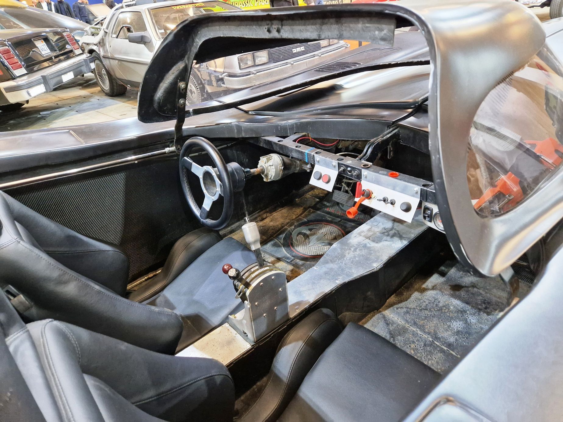 historická a filmová auta autosalon Paříž
