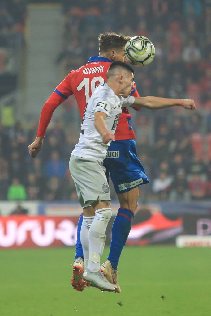 Jan Kovařík v zápase 10. kola Plzeň - Sparta.