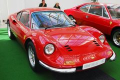 Historická Porsche, Jaguary, Ferrari. Jsou teď v Brně