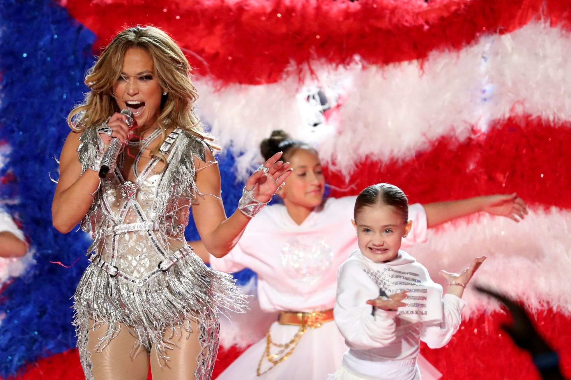 Jennifer Lopezová při poločasovém programu během finále Super Bowlu LIV (2020)