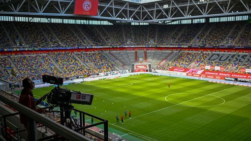 Stadion Fortuny Düsseldorf bez diváků