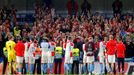 fotbal, odveta čtvrtfinále Evropské ligy, Chelsea - Slavia, děkovačka hráčů s fanoušky