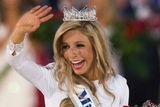 Miss America 2015 se nakonec stala dvaadvacetiletá Kira Kazantsev z New Yorku, jejíž rodiče pocházejí z Ruska.