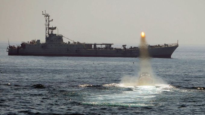 Írán pořádá pravidelně námořní cvičení. To ve Středozemním moři má být beze zbraní.