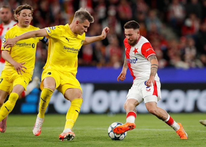 Vasil Kušej v zápase Slavia - Bodö/Glimt v Lize mistrů