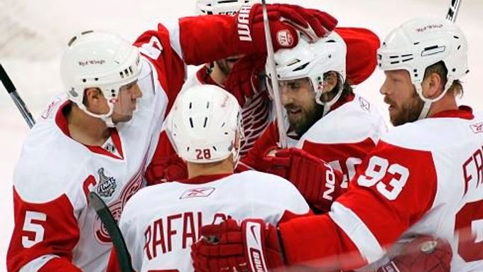 Detroit slaví jeden ze dvou gólů