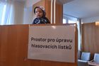 Volby táhnou, Cimrmani volí v Bratislavě. "Já hlasoval pro změnu," svěřil se Klaus