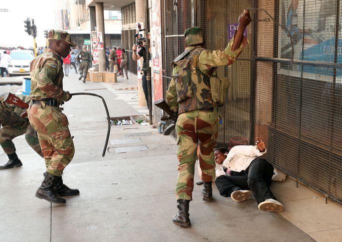 Povolební protesty v Harare v Zimbabwe. 1. 8. 2018