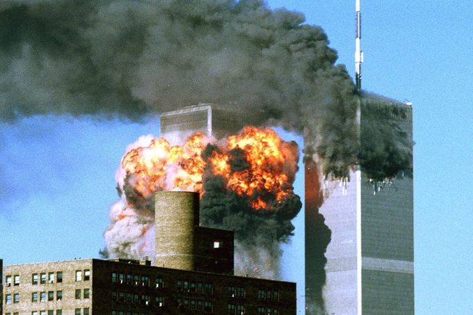 Náraz druhého letadla do druhé věže Světového obchodního centra v New Yorku, 11. září 2001.
