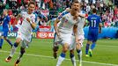 Euro 2016,Česko-Chorvatsko: Tomáš Necid slaví gól z penalty na 1:2