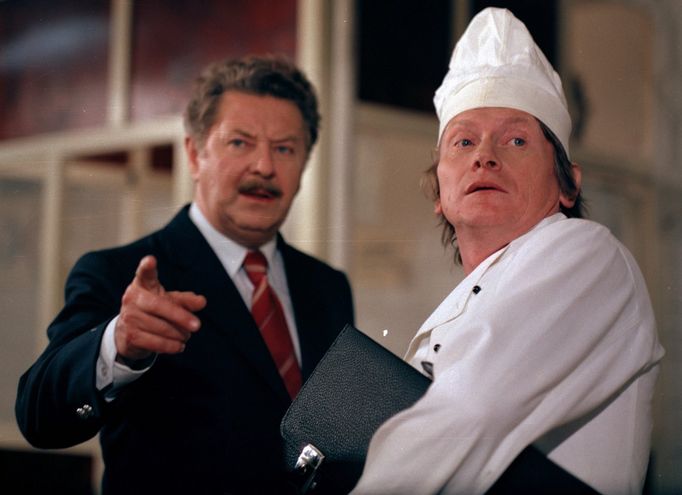 Jiří Vala a Josef Dvořák v seriálu Rozpaky kuchaře Svatopluka.