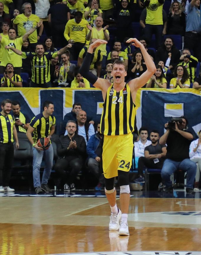 Jan Veselý v dresu Fenerbahce Istanbul.