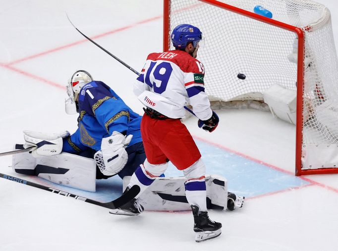 Jakub Flek dává gól v zápase MS 2025 Česko - Kazachstán