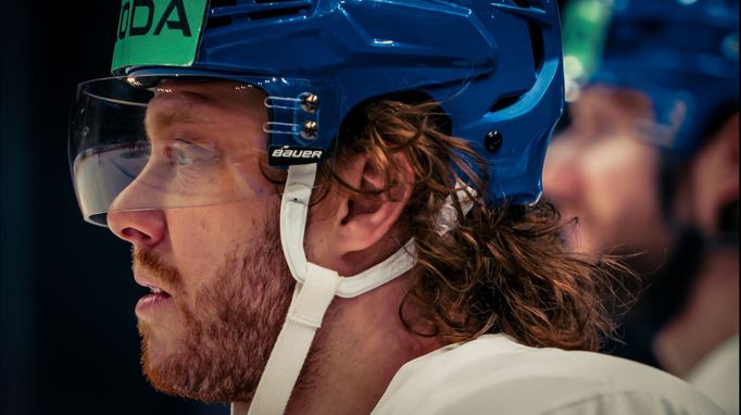 David Pastrňák přinesl týmu nejen své zkušenosti, ale také schopnost rozhodovat klíčové momenty, což bylo zásadní pro úspěch českého mužstva na MS 2024.