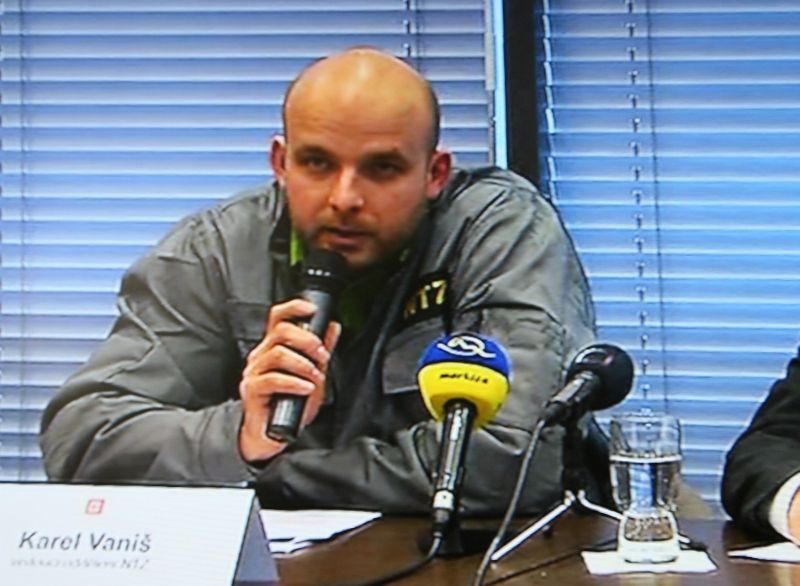 Šéf odboru NTZ Karel Vaniš během tiskovové konference ke komandům ČEZ