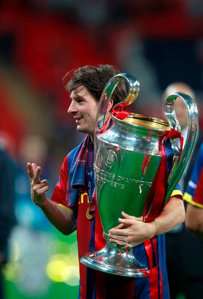 Finále LM Manchester - Barcelona: Messi s trofejí