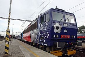 Foto: Rychlík na trati Praha - EURO
