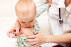 Rodiče nedali očkovat dítě, pokutu platit nemusí. Vakcínu lze odepřít i kvůli svědomí, rozhodl soud