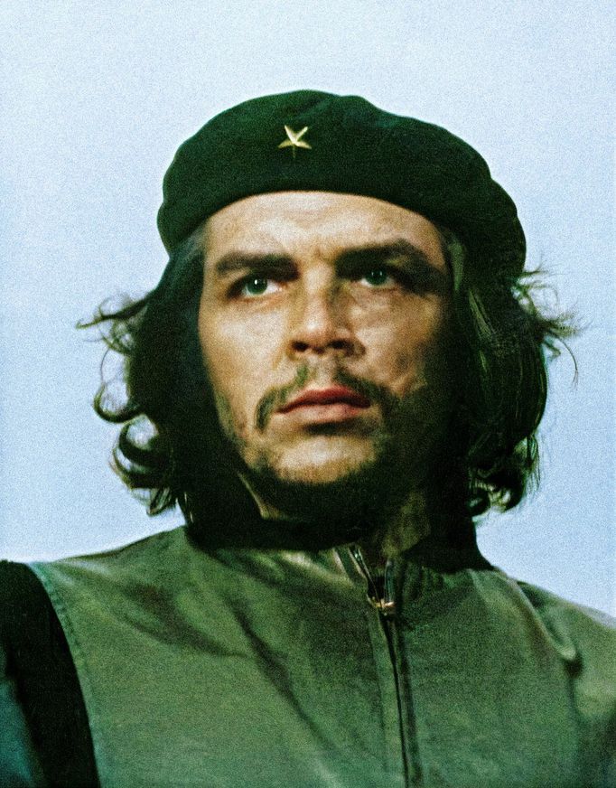 Ernesto 'Che' Guevara obecně známý jako El Che nebo prostě Che, byl argentinský marxistický revolucionář, jedna z ikonických postav revoluce. Kolorováno.