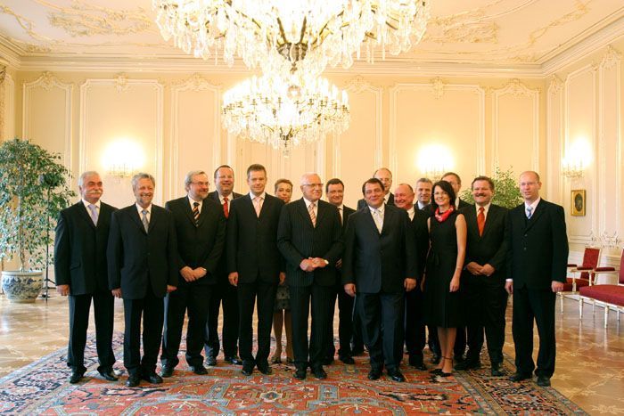 Poslední foto této vlády Jiřího Paroubka s prezidentem Klausem
