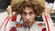 I když mezi absolutní motocyklovou elitou MotoGP Marco Simoncelli absolvoval jen necelé dvě sezony, zapsal se i tak do srdcí fanoušků.