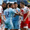 Joey Barton a Carlos Tévez, incident v Premier League v zápase Manchester City - Queens Park Rangers
