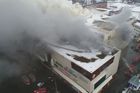 Požár v obchodním centru v ruském Kemerovu má už 64 obětí, hořely i sály multikina