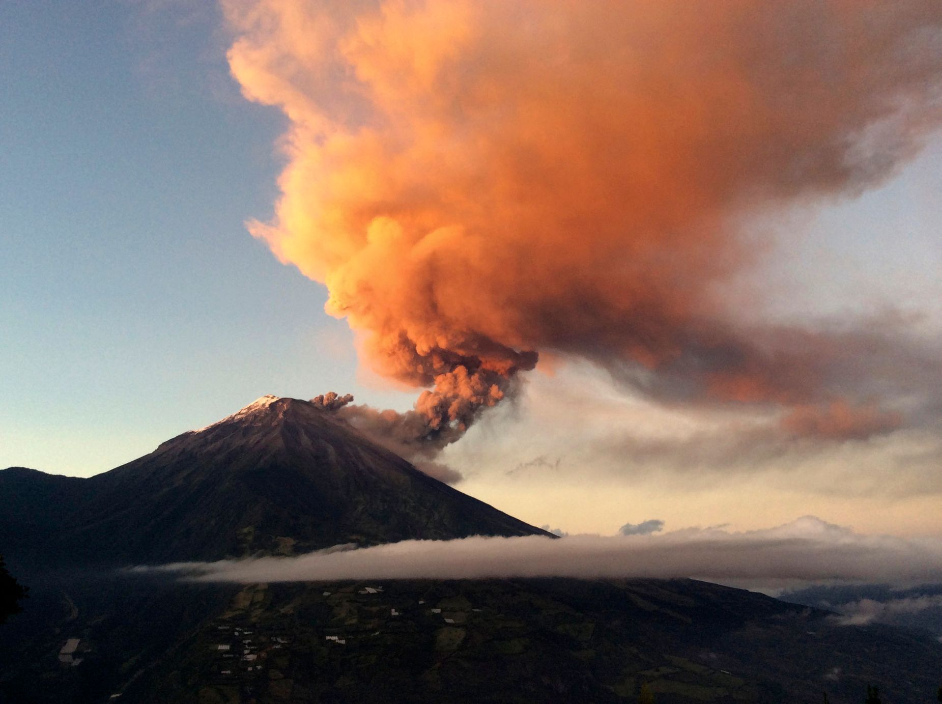 Ekvádorská sopka Tungurahua - erupce 31.srpna 2014