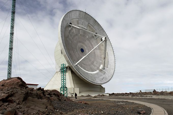 Monumentální teleskop v Mexiku. Jeho průměr je 50 metrů.