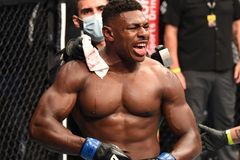 "Nejneuvěřitelnější k. o. v historii UFC." Bojovník uspal soupeře ninja kopem