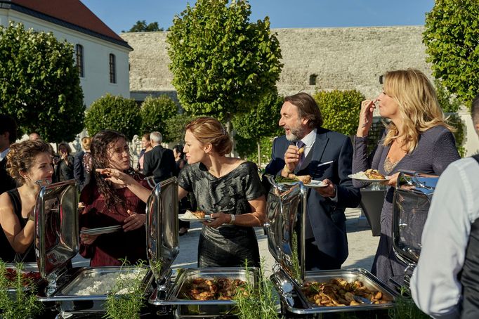 Petra Dubayová, Rebecca Rigová, Natália Germani, Ady Hajdu a Ivana Chýlková.