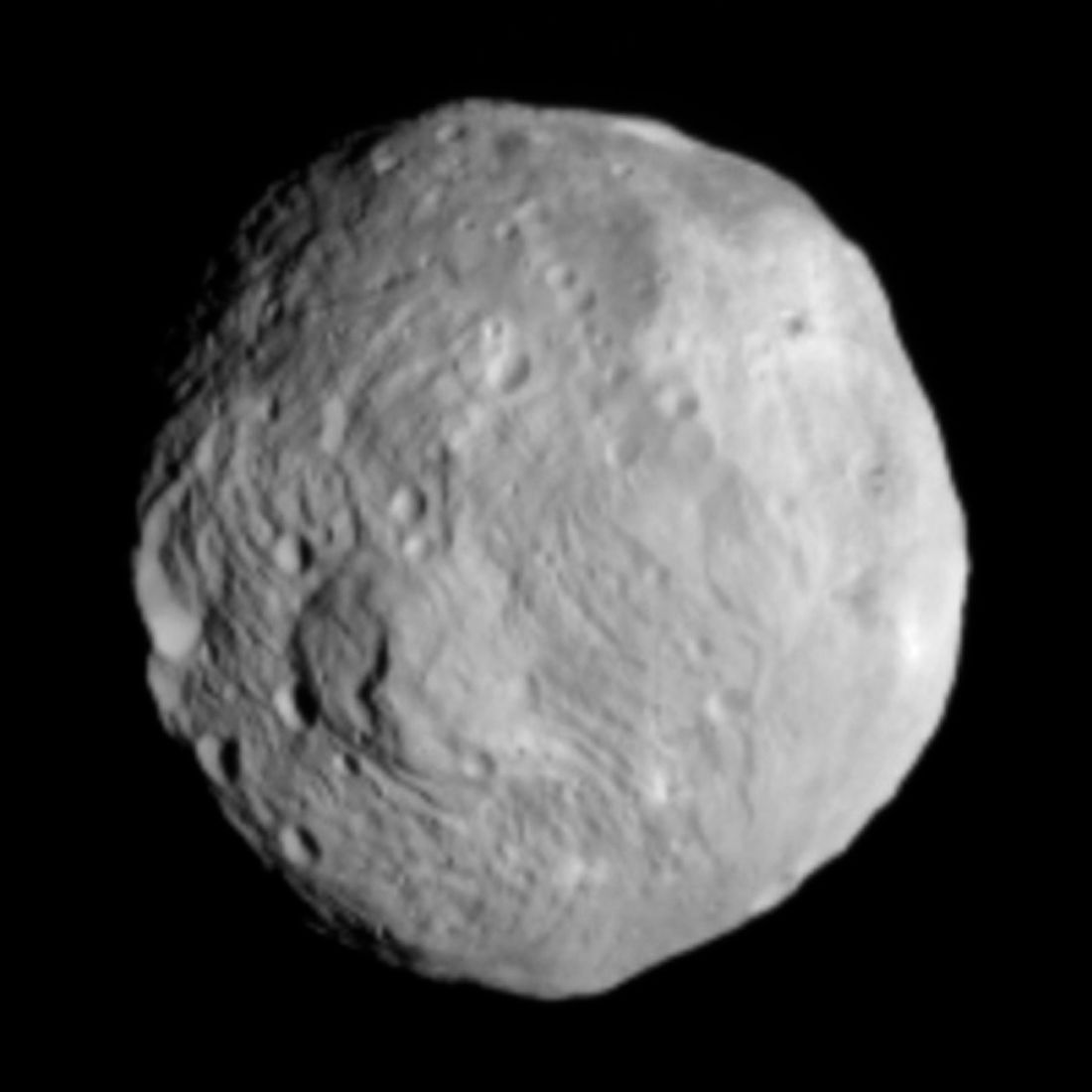 Snímek pořízený sondou Dawn - planetka Vesta