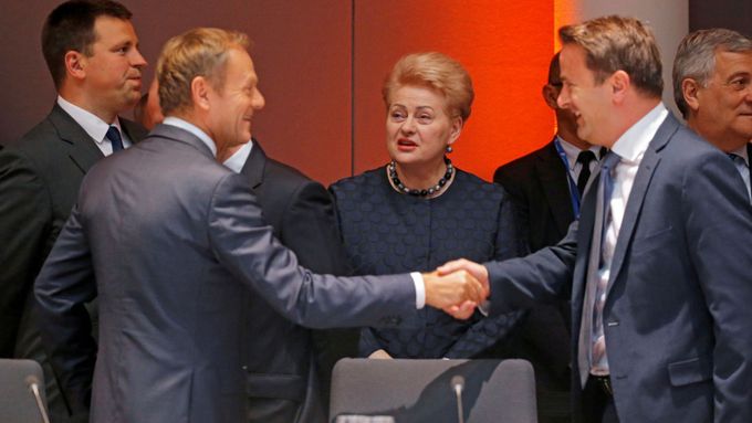 Šéf Evropské rady Donald Tusk (vlevo) s čelnými představiteli zemí EU.