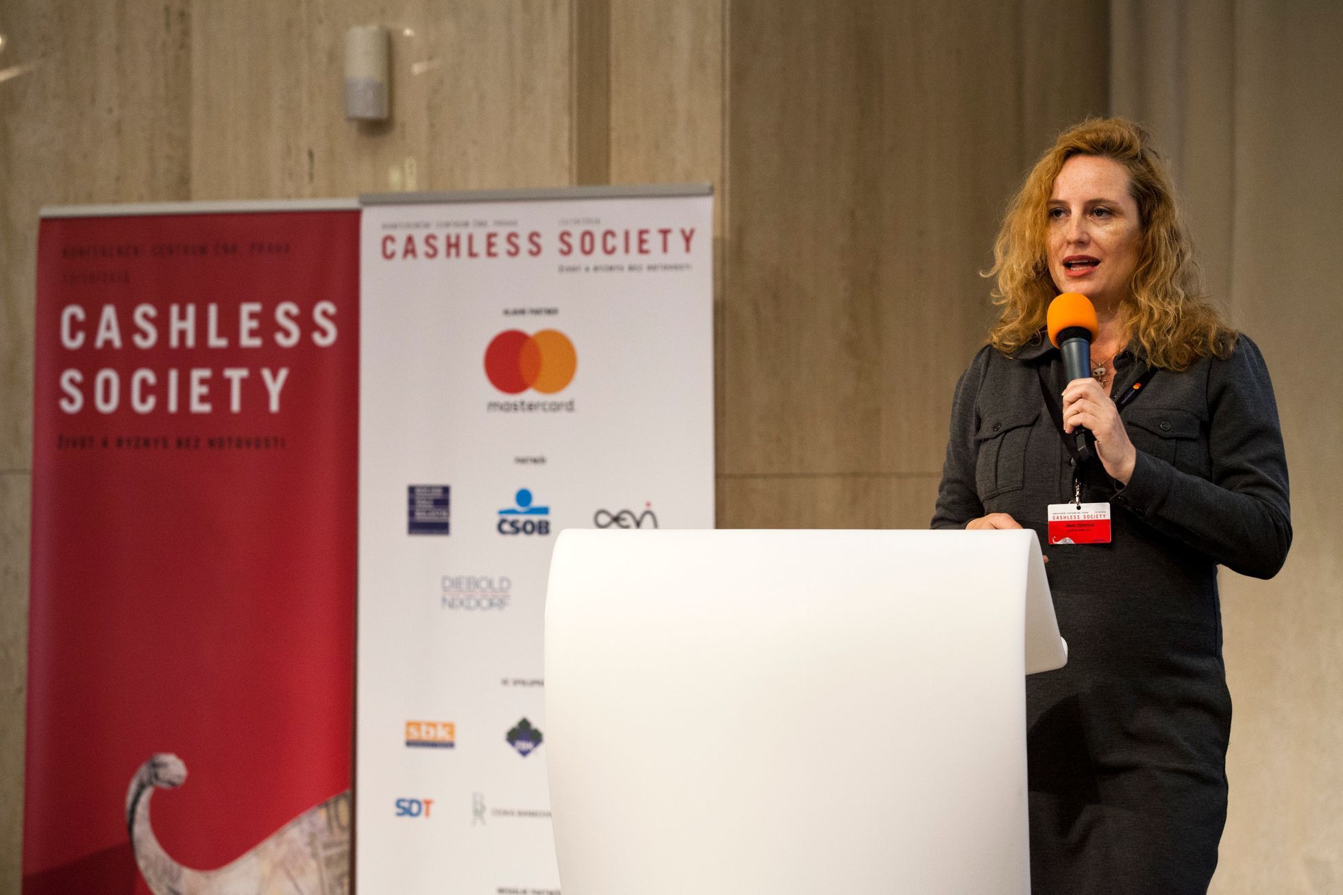 Konference Cashless Society