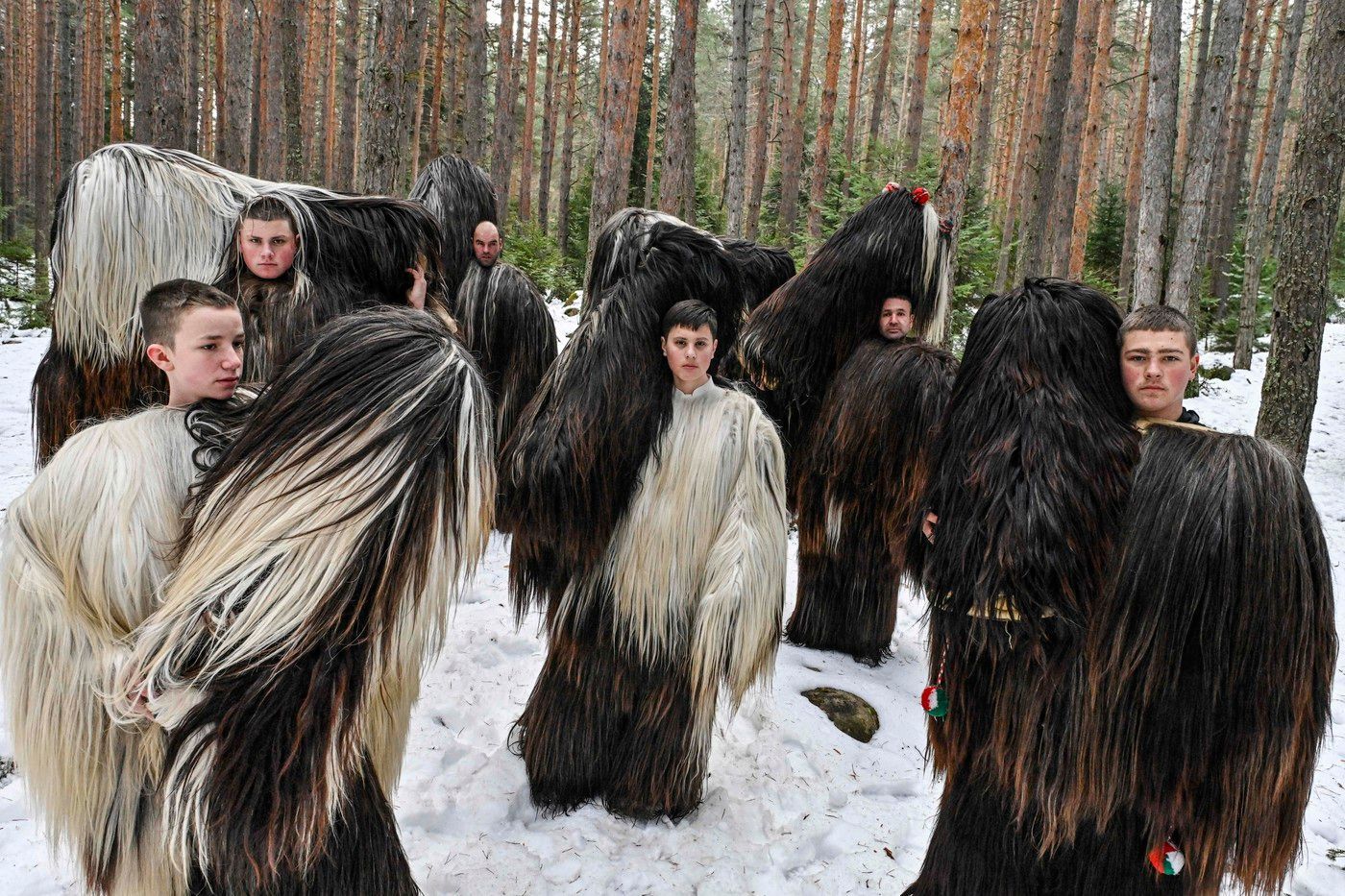 Kukeri, rituál, paruky, obleky