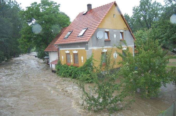 Jánskou najdete západně od České Kamenice v údolí říčky Kamenice.