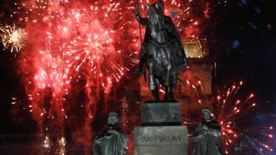 Nový rok ve světě přivítaly ohňostroje