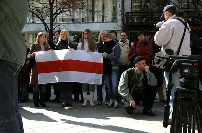 Demonstraci na Můstek svolali běloruští studenti z pražských univerzit.