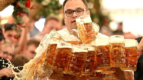 Škoda tyhle fotky minout: neposedné tupláky, zelená bohyně nebo tichá pieta